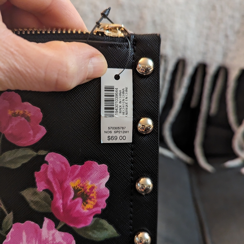 White House Black Market Wristlet/Clutch, Black and Pink - Picture 7 of 9